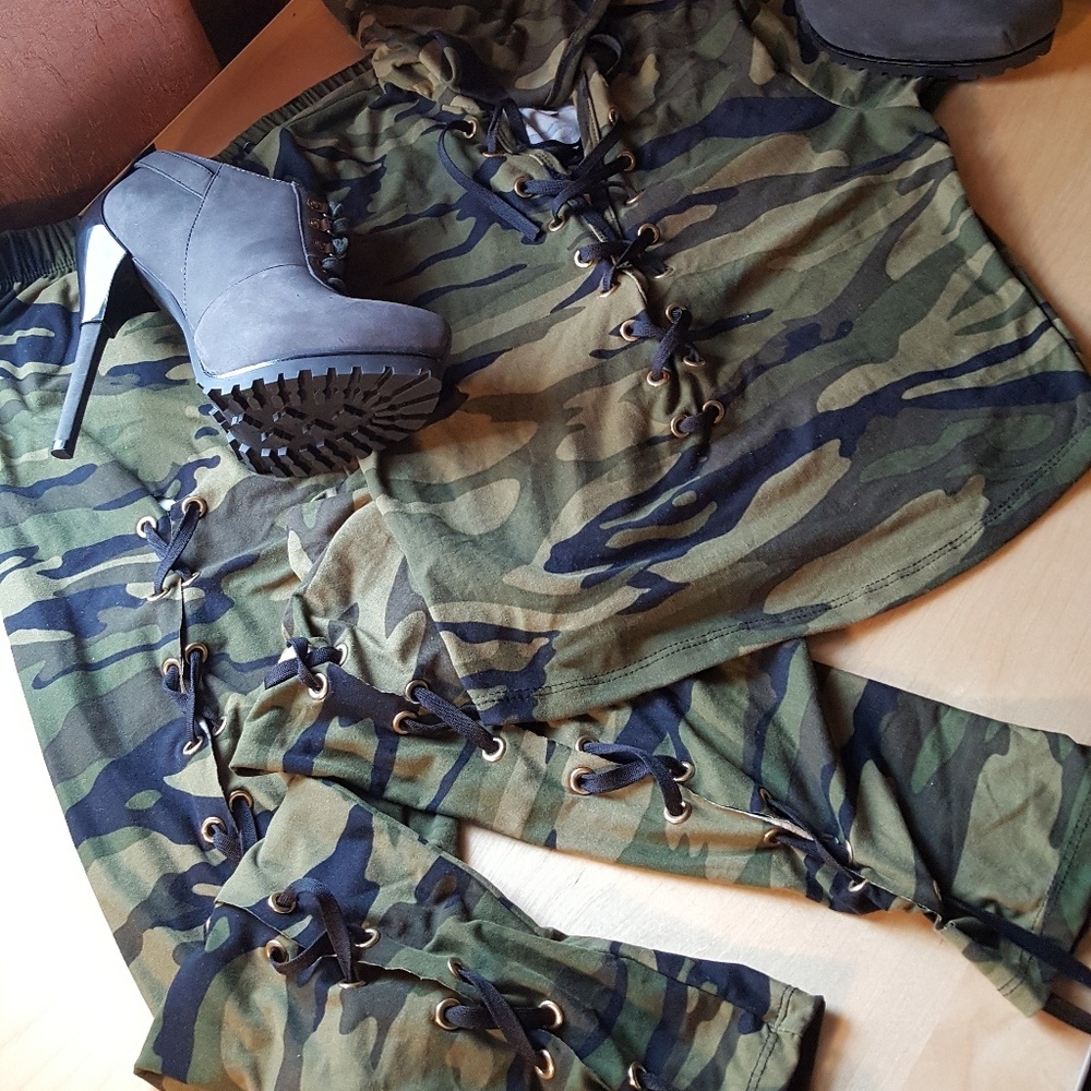 2 Piece Camouflage Hooded Legging Set